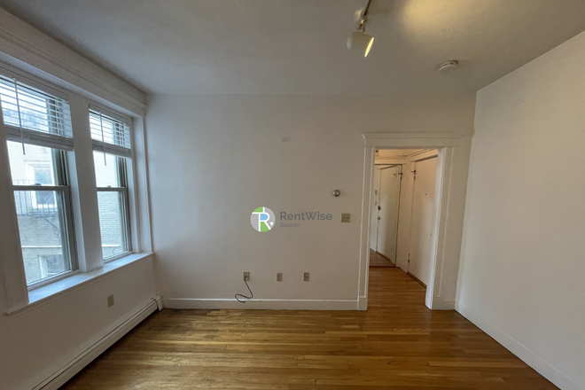 1 - JUNE 2026-Fantastic Brighton Studio, H/HW inc. NO FEE! Apartments