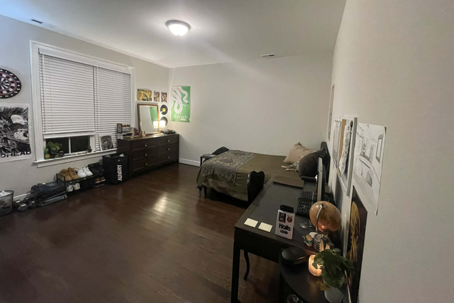 Bedroom for rent - Richmond loft company