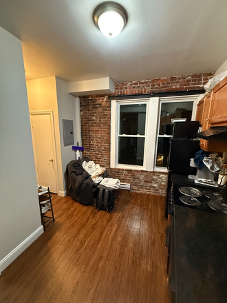 . - GORGEOUS 2 Bed/1 Bath in the North End - Avail 9/1!!! Apartments
