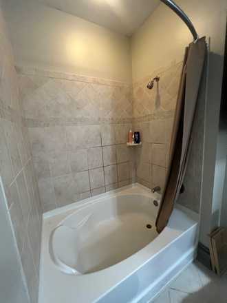 Bathroom - Trinity Commons luxury apartment 1B1B walkable to campus