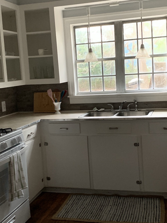 KItchen with all items needed to cook, bake...etc. - James Island home near beach and downtown