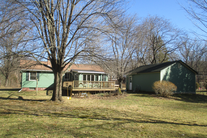 back of house, w/deck and yard - 2-bedroom ranch house