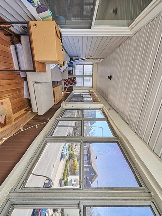 Front Porch - 3 Bedroom with street parking Duplex