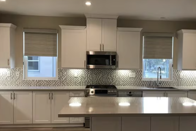 kitchen - Winter/Spring/Summer Sublease!