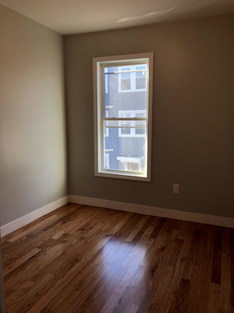 living - RENOVATED 3 BED WITH IN-UNIT LAUNDRY, NO BROKER FEE! 9/1/26!!! Apartments