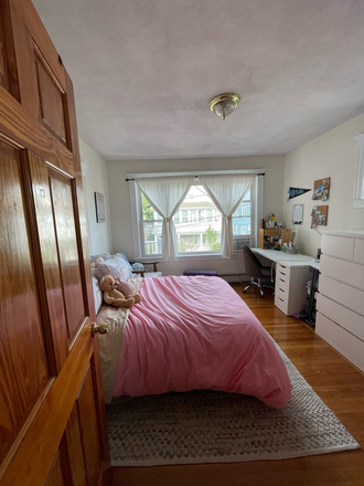 Bedroom - Sunny room close to campus! Apartments