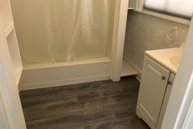bath 2 - 159 Prospect St, -1 Bed, 1 Bath,  Avail.  September 1- $1950 Apartments