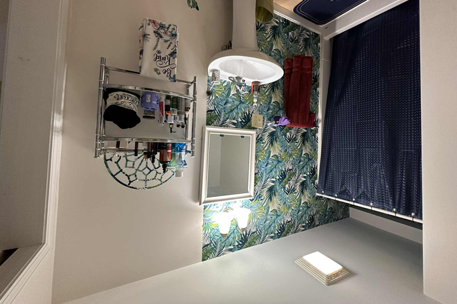 Bathroom - Lovely furnished apartment in Burlington Neighborhood