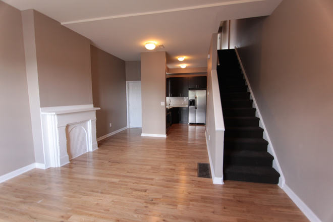 Living Room - Off Campus Philly - Beautiful House With Roof Deck and Patio