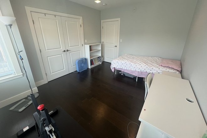 Bedroom for Rent - Looking for Housemate to share 2Bed/2Bath apartment for rent ($1750) in East Boston Apartment.