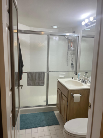 Private bathroom - Fully furnished 2bed/2bath apartment