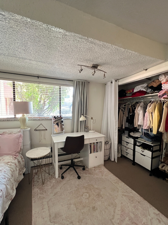 Bedroom - College Townhouses