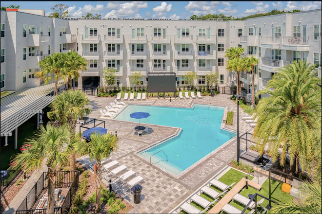 Pool - Alsander GNV Apartments