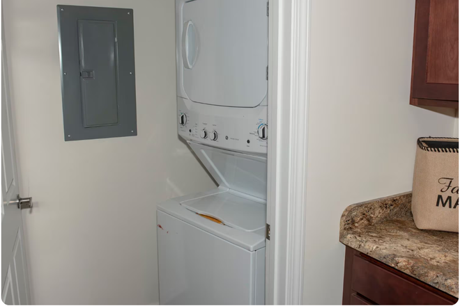 Washer & Dryer - HiVine from Weida Apartments, less than 5min walk to campus.