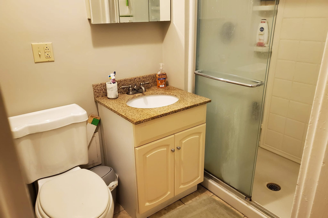 Shared bathroom - Looking for 2 roommates to join the lease for 3br/2ba in allston 9/1