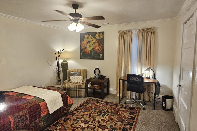 Upstairs Suite 202 - Furnished Suites 4Bedrm/1Bath Shared Home, Close to ODU & EVMS, Driveway or Street Parking