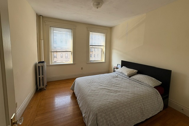 bedroom - 1-bd apartment FENWAY