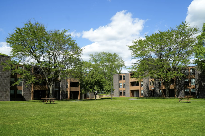 Apartment complex - Furnished Private room - Brandywine Apts (sublease/short term lease/lease transfer)