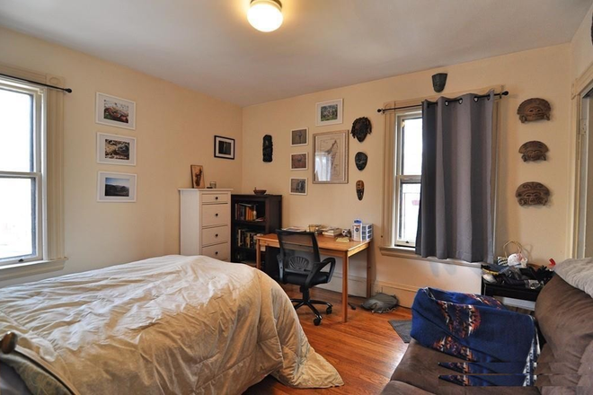 Example of one room - House near Harvard Square