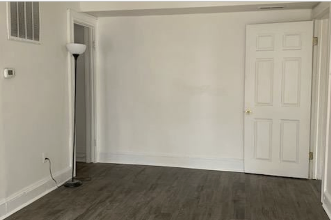 living room - Unit above subway