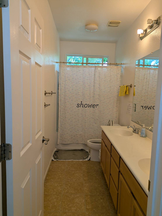 bath room. - 1 Single Bedrooms for rent in a 5 Bedroom Home - <3 miles to UC campus - All Utilities Included!