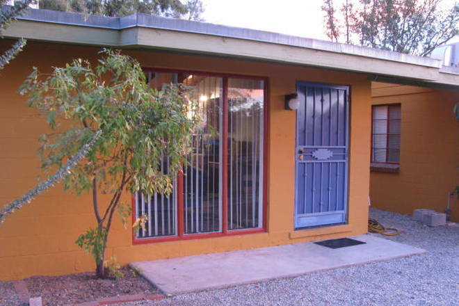 Entrance - Like a Cozy Cabin in the City. Near the Mountain Avenue Bike Path. Only 1.5 Mile North of U of A.