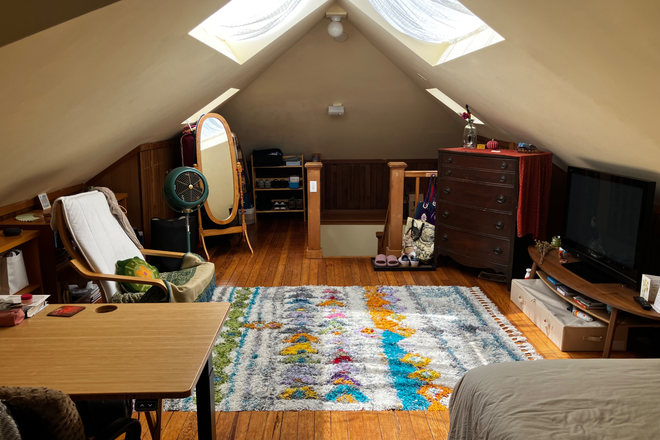Large attic bedroom, very private (with current renter's furniture, July 2025) - Large, private 1 bedroom in family house, 0.7 mi. to UCB, private bathroom, very central, HOT TUB!