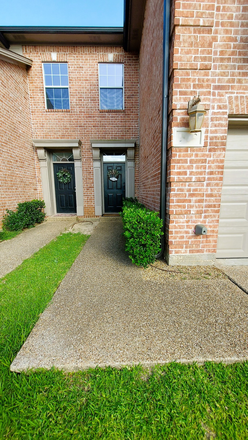 Front - Villa Maria Townhouse