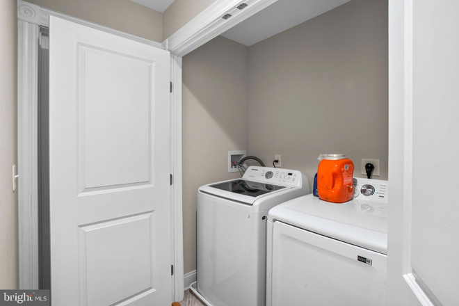 Laundry Area - BRAND NEW CONSTRUCTION HOME BEDROOM FOR RENT!