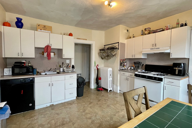 Visit hubrealtyproperties.com - Newly renovated 4 bedroom with proch, close to BC shuttle bus stop, includes 1 parking Apartments