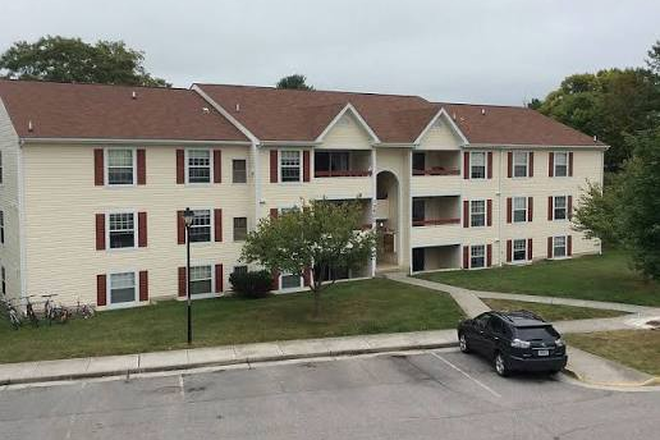 Building Exterior - Copper Croft Run Apt D. (1 Bedroom Availability)