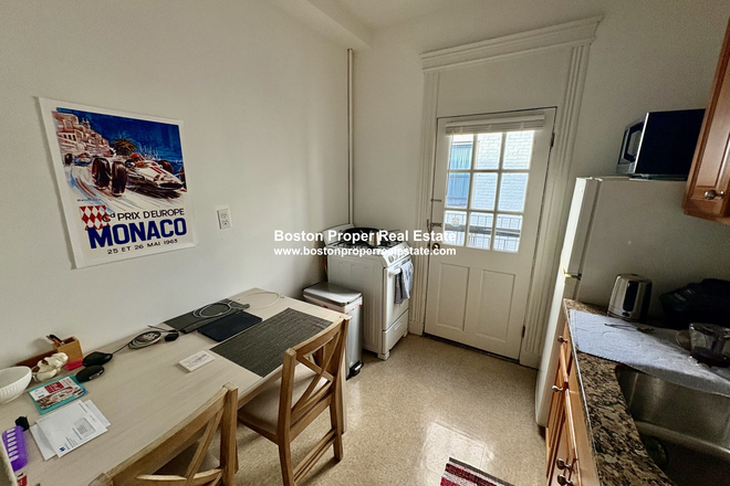 a - Hit a high note in this TOP FLOOR Studio!  NO BROKER FEE Condo