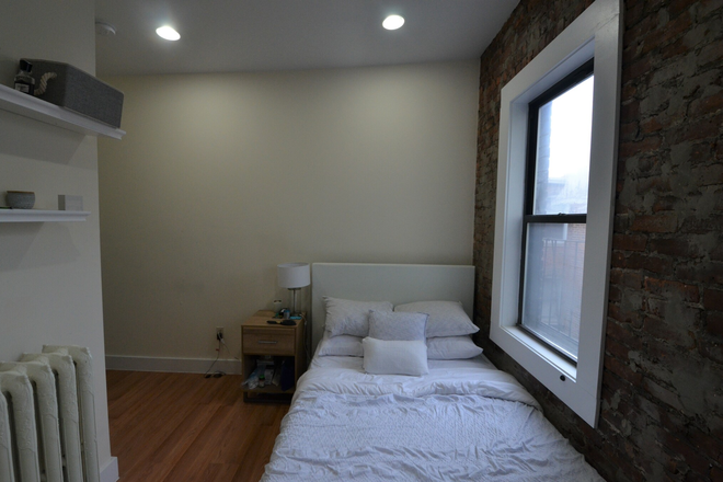Bedroom - 2 Bedroom on Westland Ave Available 9/1/2026 Apartments