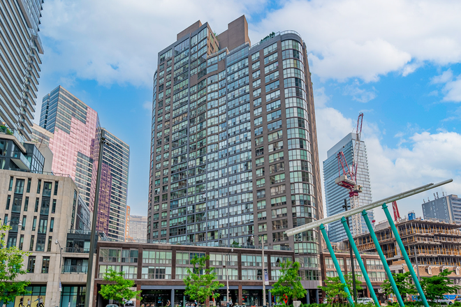Condo exterior - 2+1 Condo, Utilities Incl!!!