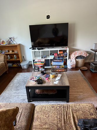 Living space - 4BR Newtown House – Walk to Trader Joe’s, Close to W&M