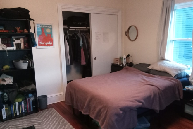 Bedroom #2, Closet - Rooms in shared home-Wiggins St-Princeton