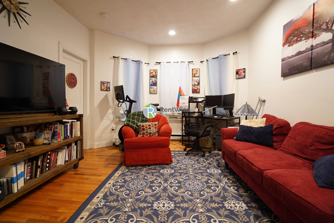 1 - SEPTEMBER 2026 | Fenway 1 Bed | Student OK | Cats OK | NO FEE