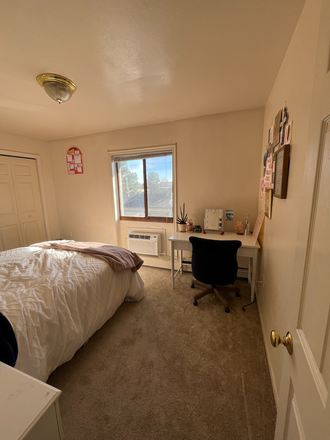 second bed - Harvard Park Apartments