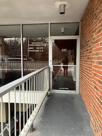 entrance - Furnished Condo, 2 Bedrooms, Balcony over Charles River, 2 pkg spaces, No Fee