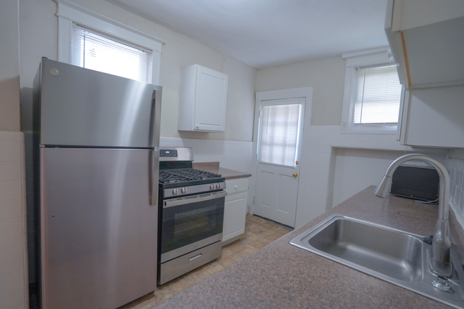 Kitchen - 760 Syracuse Ave #A Apartments