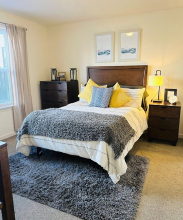 bed - Varsity House Gainsville