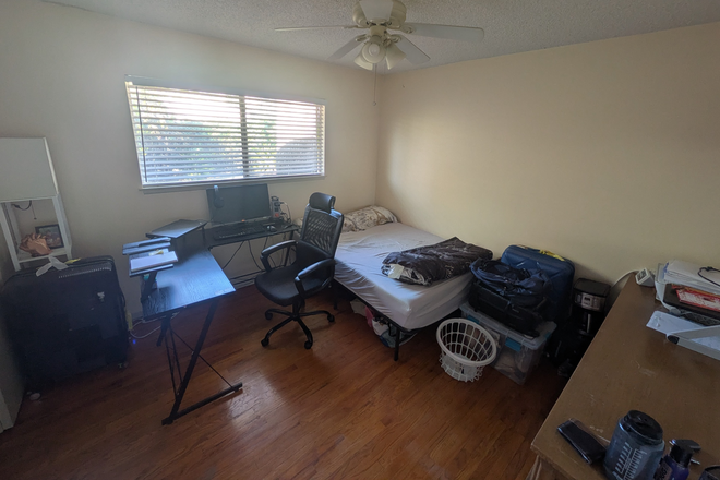 Bedroom - PRIVATE FURNISHED BEDROOM W/SHARED BATH AVAILABLE WALKING DISTANCE TO UCR