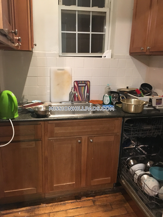 Kitchen - New!- 9/1/24- Copenger St - 4bd/1 bath 4300/month Apartments