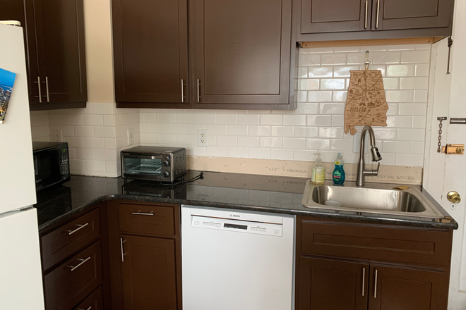 Kitchen - Forsyth and Big Bend 2 Bedroom Apartment