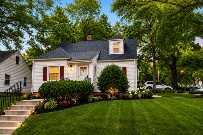 Front of the house - Gorgeous House available in College Park close to UMD campus!!