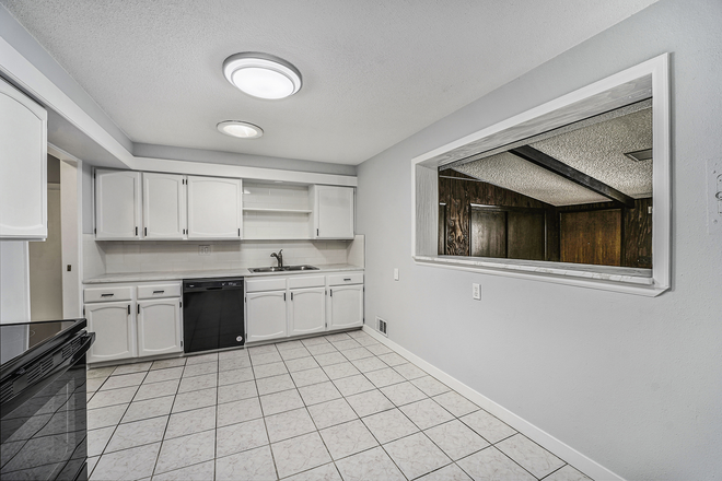 Brand New Kitchen - FULL House w Furnished Bedrooms - Perfect Location for Anschutz Students, Staff, and Professionals