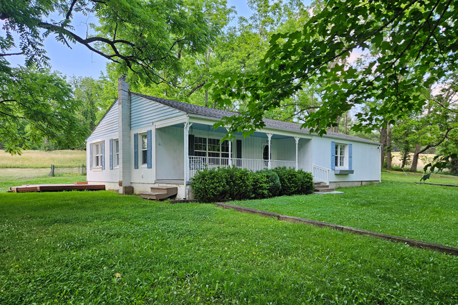 Front Lawn - Private 3 Bedroom 1 Bath home on farm