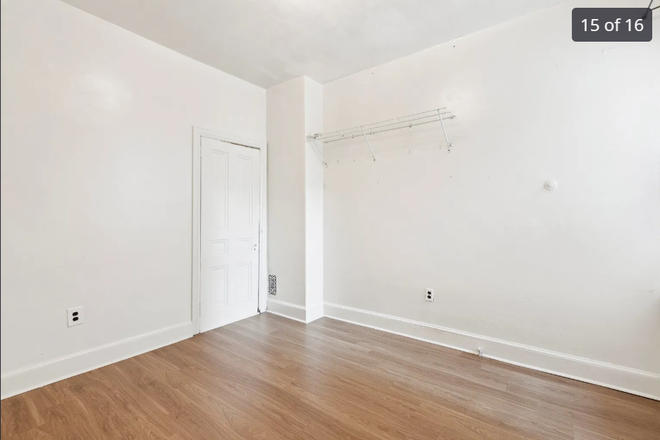 Bedroom - Room in Townhouse 5 minutes walk to campus