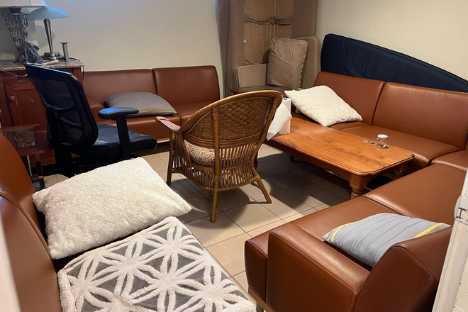 TV room in the basement - Amazing room in a great house very close to MIT!