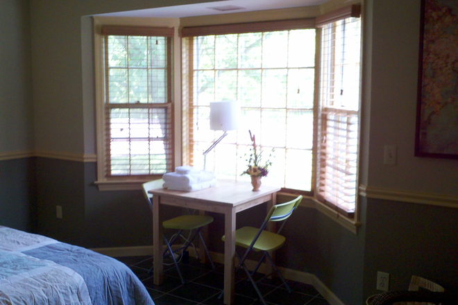 Fieldview room - Furnished room in shared home-Alexander Rd-Princeton Junction
